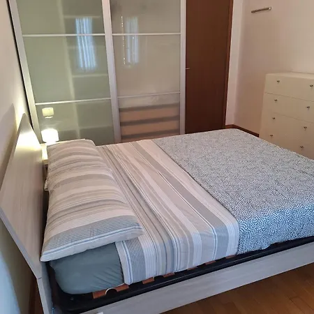 Modern Flat In The Design District アパート ミラノ